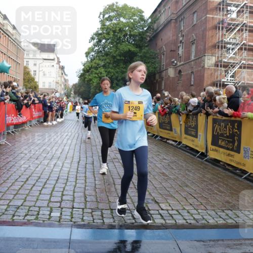 13.09.2026 - Kiel Lauf Yannick Fuchs http://msf.ph/oto/10281774 13.09.2026 08:55:34 Ziel 329, 1106, 1952, 2344, 2453, 2642, 4122, 4760, 4761, 4966, 5932, 7207, 7601, 7852, 7907, 7929, 9344, 10271, 11657, 12219, 12530, 12712, 114, 471, 495, 589, 889, 1106, 1109, 1297, 1450, 1489, 1768, 2023, 2026, 2272, 2773, 2932, 3218, 3219, 3356, 3693, 3863, 4359, 4760, 4761, 4828, 5212, 5225, 5860, 6206, 6268, 6570, 7072, 7222, 7917, 8027, 8546, 9216, 10222, 10604, 10716, 10817, 10822, 11071, 11235, 11400, 11469, 11573, 12349, 277, 1150, 1160, 1310 meine-sportfotos.de