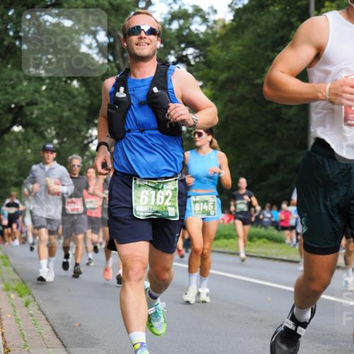 13.09.2026 - 21. swb-Marathon Bremen TobiasT http://msf.ph/oto/10281782 13.09.2026 11:57:09 Laufen 6162, 21, 26, 9145 meine-sportfotos.de