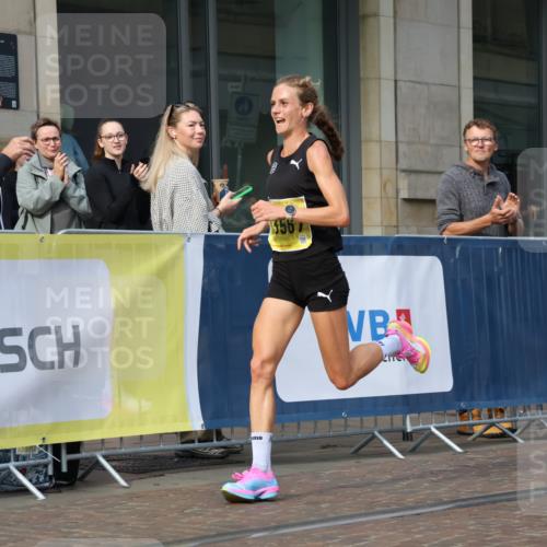 13.09.2026 - 21. swb-Marathon Bremen Strokosch-Dieckow http://msf.ph/oto/10281785 13.09.2026 10:28:39 Ziel 10597, 13604, 13614, 13624, 12272, 13515, 13547, 13567, 13593, 13635 meine-sportfotos.de