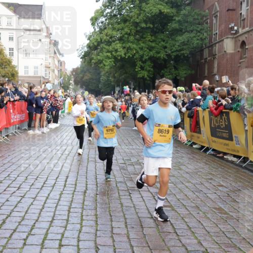 13.09.2026 - Kiel Lauf Yannick Fuchs http://msf.ph/oto/10281803 13.09.2026 08:55:38 Ziel 329, 1150, 1952, 2344, 2453, 2642, 2998, 4122, 5932, 7748, 7852, 7929, 9033, 9302, 10227, 10271, 11439, 11657, 12198, 12530, 12712, 114, 329, 471, 589, 889, 1106, 1109, 1297, 1450, 1489, 1768, 2023, 2026, 2272, 2932, 3218, 3219, 3356, 3693, 3863, 4359, 4760, 4761, 4966, 5212, 5225, 5860, 6206, 6268, 6570, 7072, 7207, 7222, 7601, 7907, 7917, 8027, 8546, 9216, 9344, 10222, 10604, 10716, 10817, 10822, 11071, 11235, 11400, 11469, 11573, 12219, 12349, 277, 1160, 1310 meine-sportfotos.de