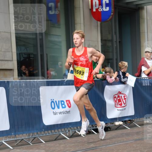 13.09.2026 - 21. swb-Marathon Bremen Strokosch-Dieckow http://msf.ph/oto/10281819 13.09.2026 10:28:43 Ziel 10597, 13604, 13614, 13624, 13515, 13547, 13567, 13593, 13624, 13635 meine-sportfotos.de