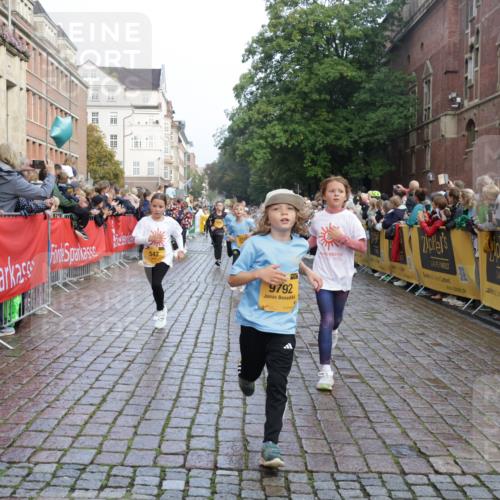 13.09.2026 - Kiel Lauf Yannick Fuchs http://msf.ph/oto/10281822 13.09.2026 08:55:39 Ziel 1150, 1952, 2344, 2453, 2642, 2998, 4122, 5932, 7748, 7852, 7929, 9033, 9302, 10227, 10271, 10818, 11439, 11657, 12198, 12530, 12712, 114, 329, 471, 589, 1106, 1109, 1297, 1489, 1768, 2023, 2026, 2272, 2932, 3218, 3219, 3356, 3693, 3863, 4359, 4760, 4761, 4966, 5212, 5225, 5860, 6206, 6268, 6570, 7072, 7207, 7222, 7601, 7852, 7907, 7917, 8027, 8546, 9216, 9344, 10222, 10604, 10716, 10817, 10822, 11071, 11235, 11400, 11469, 11573, 12219, 12349, 277, 1160, 1310 meine-sportfotos.de