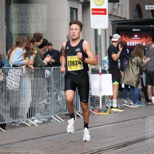 13.09.2026 - 21. swb-Marathon Bremen Strokosch-Dieckow http://msf.ph/oto/10281833 13.09.2026 10:28:46 Ziel 10597, 13604, 13614, 13515, 13547, 13567, 13593, 13624, 13635 meine-sportfotos.de