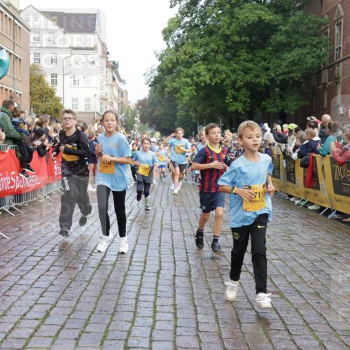 13.09.2026 - Kiel Lauf Yannick Fuchs http://msf.ph/oto/10281839 13.09.2026 08:55:41 Ziel 277, 1150, 1160, 1310, 1712, 1952, 2344, 2453, 2998, 3253, 4122, 7748, 7929, 9033, 9302, 10227, 10271, 10818, 11439, 11657, 12198, 12712, 114, 329, 471, 589, 1106, 1109, 1297, 1489, 1768, 1952, 2023, 2026, 2272, 2642, 2932, 3218, 3219, 3356, 3693, 3863, 4359, 4760, 4761, 4966, 5212, 5225, 5860, 5932, 6206, 6268, 7072, 7207, 7222, 7601, 7852, 7907, 8027, 8546, 9216, 9344, 10222, 10604, 10716, 10817, 10822, 11235, 11400, 11469, 11573, 12219 meine-sportfotos.de