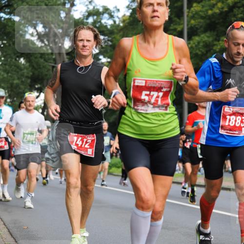 13.09.2026 - 21. swb-Marathon Bremen TobiasT http://msf.ph/oto/10281852 13.09.2026 11:57:40 Laufen 7608, 1412, 571, 1883, 21, 26 meine-sportfotos.de
