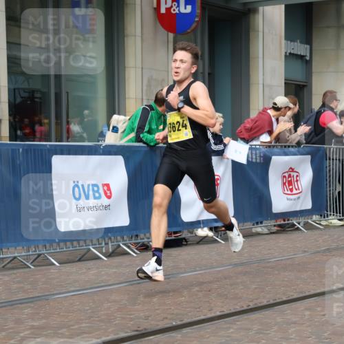 13.09.2026 - 21. swb-Marathon Bremen Strokosch-Dieckow http://msf.ph/oto/10281860 13.09.2026 10:28:48 Ziel 10597, 13604, 13614, 13515, 13547, 13567, 13593, 13624 meine-sportfotos.de