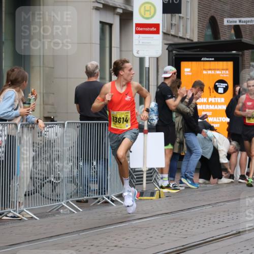 13.09.2026 - 21. swb-Marathon Bremen Strokosch-Dieckow http://msf.ph/oto/10281874 13.09.2026 10:29:03 Ziel 10597, 13517, 13542, 13557, 13593, 13604, 13614, 13624 meine-sportfotos.de