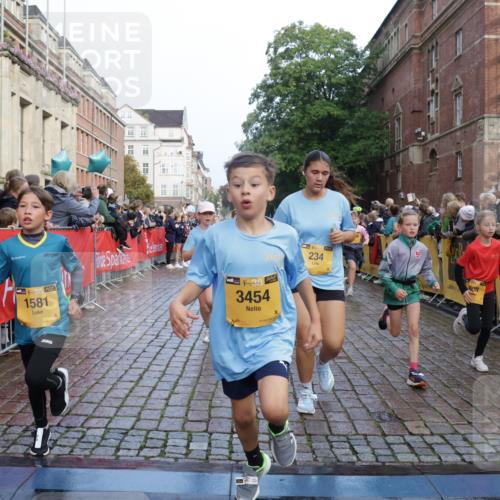 13.09.2026 - Kiel Lauf Yannick Fuchs http://msf.ph/oto/10281897 13.09.2026 08:55:46 Ziel 277, 645, 1150, 1160, 1249, 1310, 1712, 2453, 2998, 3253, 4122, 4545, 4682, 5297, 5876, 6290, 7748, 9033, 9302, 10188, 10227, 10271, 10818, 10934, 11439, 11657, 12198, 12712, 114, 329, 589, 1106, 1109, 1297, 1489, 1952, 2023, 2026, 2272, 2344, 2642, 2932, 3218, 3356, 3693, 4122, 4359, 4760, 4761, 4966, 5225, 5860, 5932, 6206, 6268, 7072, 7207, 7222, 7601, 7852, 7907, 7929, 8027, 8546, 9216, 9344, 10222, 10604, 10716, 11400, 11469, 11657, 12219, 74, 76 meine-sportfotos.de