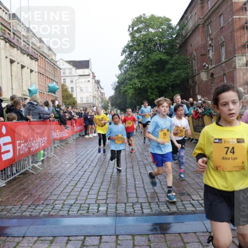 13.09.2026 - Kiel Lauf Yannick Fuchs http://msf.ph/oto/10281924 13.09.2026 08:55:48 Ziel 277, 645, 1150, 1160, 1249, 1310, 1712, 2453, 2998, 3253, 4545, 4682, 4755, 5289, 5297, 5876, 6290, 7748, 8960, 9033, 9302, 10188, 10227, 10271, 10818, 10934, 11439, 12198, 114, 329, 589, 1106, 1109, 1297, 1489, 1952, 2023, 2026, 2272, 2344, 2453, 2642, 2932, 3218, 3356, 3693, 4122, 4359, 4760, 4761, 4966, 5225, 5860, 5932, 6268, 7072, 7207, 7222, 7601, 7852, 7907, 7929, 8027, 8546, 9216, 9344, 10222, 10271, 10604, 10716, 11400, 11469, 11657, 12219, 12712, 74, 76 meine-sportfotos.de
