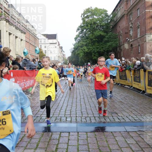 13.09.2026 - Kiel Lauf Yannick Fuchs http://msf.ph/oto/10281952 13.09.2026 08:55:50 Ziel 277, 645, 1150, 1160, 1249, 1310, 1712, 2998, 3253, 3358, 4545, 4682, 4755, 5289, 5297, 5547, 5876, 6290, 7748, 8619, 8960, 9033, 9302, 9792, 10188, 10227, 10818, 10934, 11439, 12198, 114, 329, 589, 1106, 1109, 1297, 1489, 1952, 2023, 2026, 2272, 2344, 2453, 2642, 2932, 3356, 3693, 4122, 4359, 4760, 4761, 4966, 5225, 5860, 5932, 6268, 7072, 7207, 7222, 7601, 7852, 7907, 7929, 8027, 9216, 9344, 10222, 10227, 10271, 10604, 11400, 11469, 11657, 12219, 12712, 74, 76, 669, 114 meine-sportfotos.de