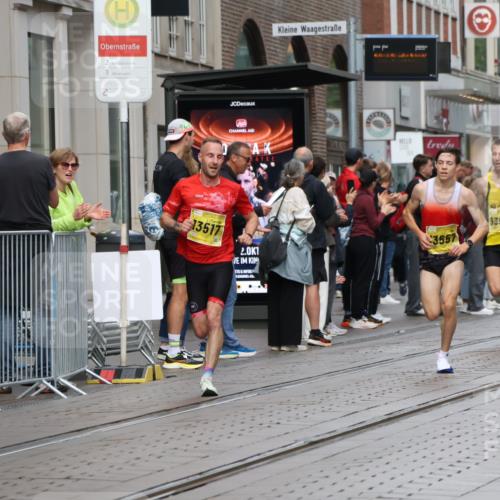13.09.2026 - 21. swb-Marathon Bremen Strokosch-Dieckow http://msf.ph/oto/10281965 13.09.2026 10:29:22 Ziel 11234, 13510, 13542, 13579, 13623, 10597, 13517, 13542, 13557, 13604, 13614 meine-sportfotos.de