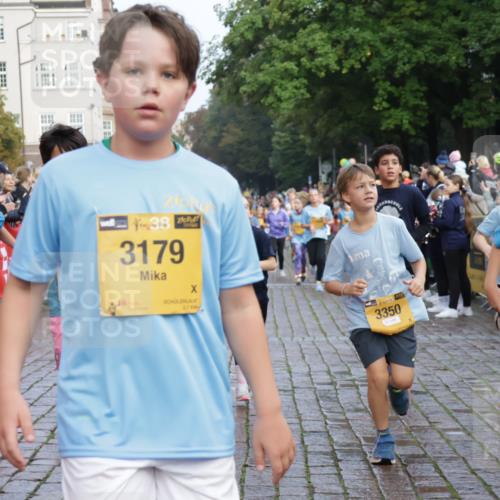 13.09.2026 - Kiel Lauf Yannick Fuchs http://msf.ph/oto/10281976 13.09.2026 08:55:53 Ziel 277, 547, 645, 1150, 1160, 1249, 1310, 1712, 2711, 3253, 3358, 4545, 4682, 4755, 5289, 5297, 5547, 5781, 5876, 6290, 8619, 8960, 9302, 9792, 10188, 10818, 10934, 329, 589, 1106, 1109, 1150, 1297, 1952, 2023, 2026, 2272, 2344, 2453, 2642, 2932, 2998, 3356, 3693, 4122, 4359, 4760, 4761, 4966, 5225, 5932, 6268, 7072, 7207, 7601, 7748, 7852, 7907, 7929, 8027, 9033, 9302, 9344, 10222, 10227, 10271, 11439, 11469, 11657, 12219, 12712, 74, 76, 669, 114 meine-sportfotos.de