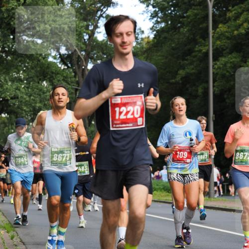 13.09.2026 - 21. swb-Marathon Bremen TobiasT http://msf.ph/oto/10281991 13.09.2026 11:58:30 Laufen 7945, 8671, 21, 483, 1220, 109, 6882, 8672 meine-sportfotos.de