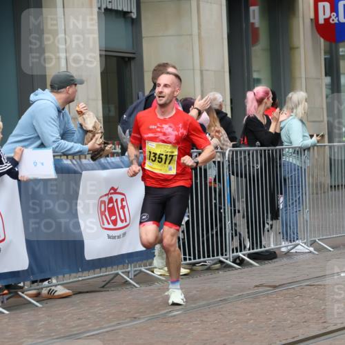 13.09.2026 - 21. swb-Marathon Bremen Strokosch-Dieckow http://msf.ph/oto/10281994 13.09.2026 10:29:25 Ziel 11234, 13510, 13579, 13623, 10597, 13517, 13542, 13557, 13604 meine-sportfotos.de