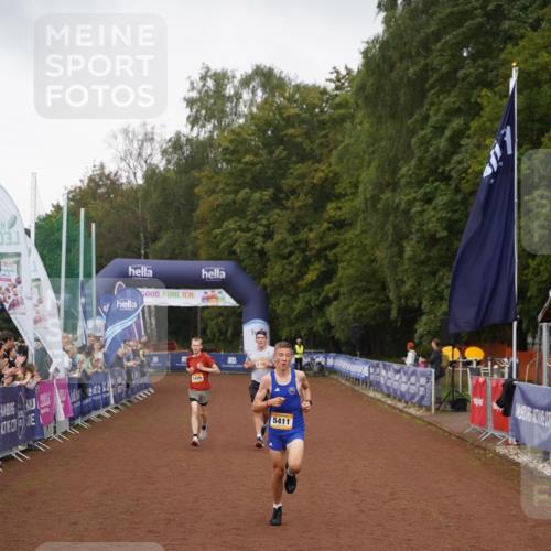 13.09.2026 - Airport Race Dennis Weichert http://msf.ph/oto/10282001 13.09.2026 10:18:42 Ziel 5409, 5411 meine-sportfotos.de