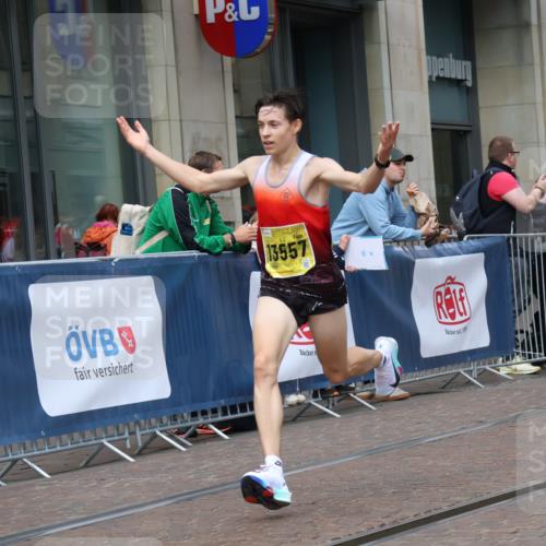 13.09.2026 - 21. swb-Marathon Bremen Strokosch-Dieckow http://msf.ph/oto/10282012 13.09.2026 10:29:27 Ziel 11234, 13510, 13579, 13623, 10597, 13517, 13542, 13557, 13604 meine-sportfotos.de