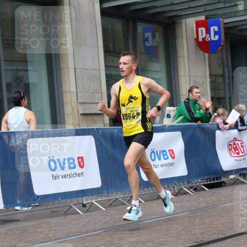 13.09.2026 - 21. swb-Marathon Bremen Strokosch-Dieckow http://msf.ph/oto/10282040 13.09.2026 10:29:28 Ziel 11234, 13510, 13579, 13623, 10597, 13517, 13542, 13557 meine-sportfotos.de