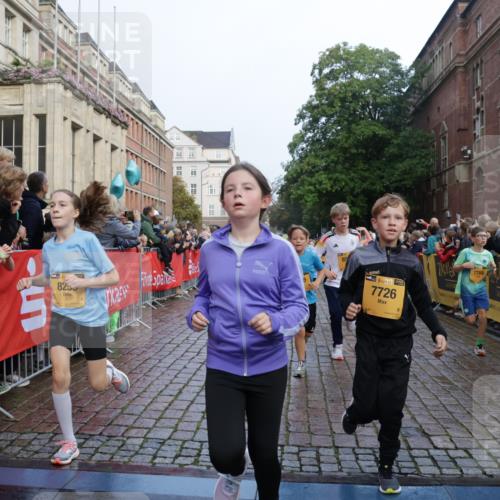 13.09.2026 - Kiel Lauf Yannick Fuchs http://msf.ph/oto/10282065 13.09.2026 08:56:01 Ziel 74, 76, 234, 547, 808, 1126, 1444, 1581, 2143, 2711, 3358, 3409, 3454, 4755, 5012, 5259, 5289, 5297, 5547, 5781, 7155, 7816, 8527, 8619, 8960, 9792, 9930, 9935, 11376, 11995, 12138, 12557, 277, 329, 645, 1150, 1160, 1249, 1310, 1712, 1952, 2344, 2453, 2642, 2998, 3253, 4122, 4545, 4682, 5297, 5876, 5932, 6290, 7207, 7601, 7748, 7852, 7907, 7929, 9033, 9302, 9344, 10227, 10271, 10818, 11439, 11657, 12219, 12712, 669, 3750, 4023, 5545, 5823, 329, 7207, 7601, 7907, 12219 meine-sportfotos.de
