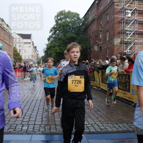 13.09.2026 - Kiel Lauf Yannick Fuchs http://msf.ph/oto/10282071 13.09.2026 08:56:02 Ziel 74, 76, 234, 547, 808, 1126, 1444, 1581, 2143, 2197, 2711, 3358, 3409, 3454, 4755, 5012, 5259, 5289, 5547, 5781, 7155, 7816, 8527, 8619, 8960, 9792, 9930, 9935, 11376, 11995, 12138, 12557, 277, 329, 645, 1150, 1160, 1249, 1310, 1712, 1952, 2344, 2453, 2642, 2998, 3253, 4122, 4545, 4682, 5297, 5876, 5932, 6290, 7207, 7601, 7748, 7852, 7929, 9033, 9302, 9344, 10227, 10271, 10818, 11439, 11657, 12712, 669, 3750, 4023, 5545, 5823, 329, 7207, 7601, 7907, 12219 meine-sportfotos.de