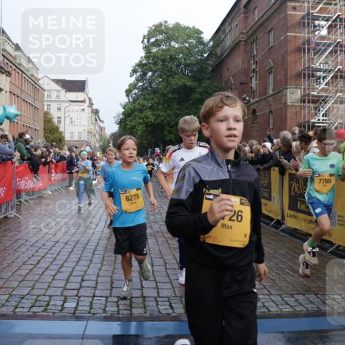13.09.2026 - Kiel Lauf Yannick Fuchs http://msf.ph/oto/10282079 13.09.2026 08:56:02 Ziel 74, 76, 234, 547, 808, 1126, 1444, 1581, 2143, 2197, 2711, 3358, 3409, 3454, 4755, 5012, 5259, 5289, 5547, 5781, 7155, 7816, 8527, 8619, 8960, 9792, 9930, 9935, 11376, 11995, 12138, 12557, 277, 329, 645, 1150, 1160, 1249, 1310, 1712, 1952, 2344, 2453, 2642, 2998, 3253, 4122, 4545, 4682, 5297, 5876, 5932, 6290, 7207, 7601, 7748, 7852, 7929, 9033, 9302, 9344, 10227, 10271, 10818, 11439, 11657, 12712, 669, 3750, 4023, 5545, 5823, 329, 7207, 7601, 7907, 12219 meine-sportfotos.de