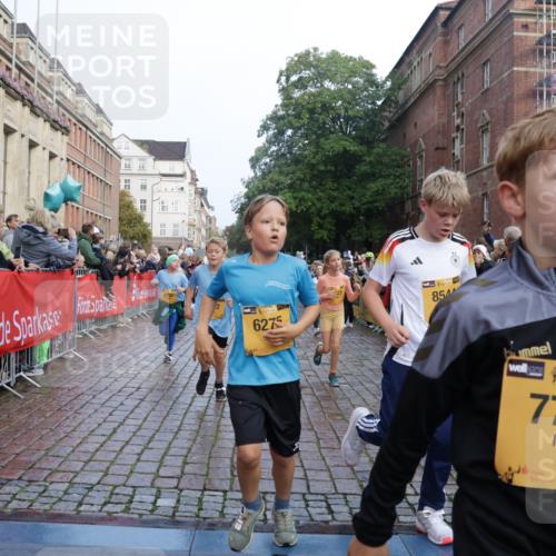 13.09.2026 - Kiel Lauf Yannick Fuchs http://msf.ph/oto/10282082 13.09.2026 08:56:02 Ziel 74, 76, 234, 547, 808, 1126, 1444, 1581, 2143, 2197, 2711, 3358, 3409, 3454, 4755, 5012, 5259, 5289, 5547, 5781, 7155, 7816, 8527, 8619, 8960, 9792, 9930, 9935, 11376, 11995, 12138, 12557, 277, 329, 645, 1150, 1160, 1249, 1310, 1712, 1952, 2344, 2453, 2642, 2998, 3253, 4122, 4545, 4682, 5297, 5876, 5932, 6290, 7207, 7601, 7748, 7852, 7929, 9033, 9302, 9344, 10227, 10271, 10818, 11439, 11657, 12712, 669, 3750, 4023, 5545, 5823, 329, 7207, 7601, 7907, 12219 meine-sportfotos.de