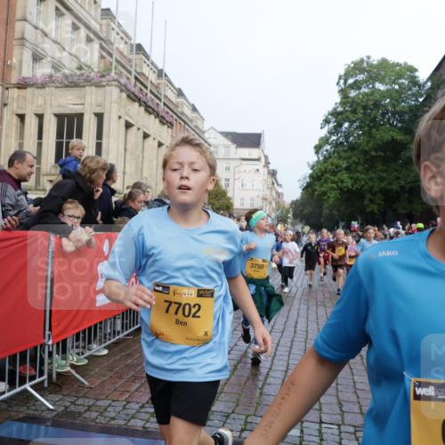 13.09.2026 - Kiel Lauf Yannick Fuchs http://msf.ph/oto/10282104 13.09.2026 08:56:03 Ziel 74, 76, 234, 547, 808, 1126, 1444, 1581, 2143, 2197, 2711, 3358, 3409, 3454, 4755, 5012, 5259, 5289, 5547, 5781, 6232, 6738, 7155, 7816, 8527, 8619, 9792, 9930, 9935, 11376, 11995, 12138, 12557, 277, 329, 645, 1150, 1160, 1249, 1310, 1712, 1952, 2344, 2453, 2642, 2998, 3253, 4122, 4545, 4682, 4755, 5289, 5297, 5876, 5932, 6290, 7748, 7852, 7929, 9033, 9302, 10227, 10271, 10818, 11439, 11657, 12712, 669, 3750, 4023, 5545, 5823, 329, 7207, 7601, 7907, 12219 meine-sportfotos.de