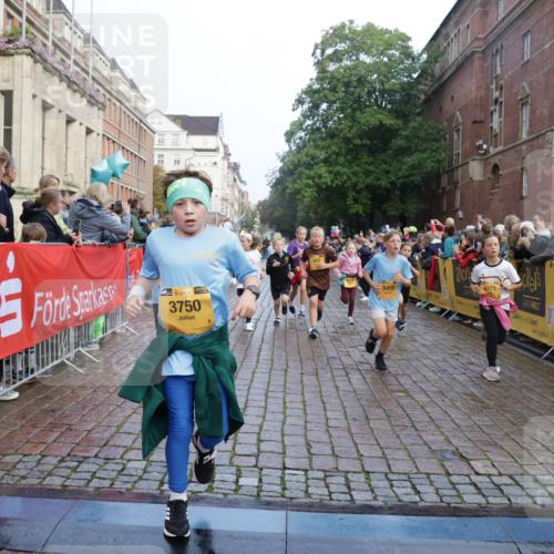 13.09.2026 - Kiel Lauf Yannick Fuchs http://msf.ph/oto/10282125 13.09.2026 08:56:04 Ziel 74, 76, 234, 547, 808, 1126, 1444, 1581, 2143, 2197, 2711, 3179, 3358, 3409, 3454, 5012, 5259, 5547, 5781, 6232, 6738, 7155, 7489, 7816, 8527, 8619, 9792, 9930, 9935, 11376, 11995, 12138, 12557, 277, 645, 1150, 1160, 1249, 1310, 1712, 1952, 2344, 2453, 2642, 2998, 3253, 3358, 4122, 4545, 4682, 4755, 5289, 5297, 5547, 5876, 5932, 6290, 7748, 7852, 7929, 9033, 9302, 10227, 10271, 10818, 11439, 11657, 12712, 669, 3750, 4023, 5545, 5823, 329, 7207, 7601, 7907, 12219 meine-sportfotos.de