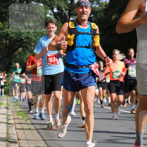 13.09.2026 - 21. swb-Marathon Bremen TobiasT http://msf.ph/oto/10282129 13.09.2026 11:59:56 Laufen 78, 1534, 770 meine-sportfotos.de