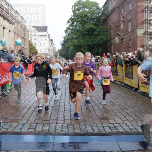13.09.2026 - Kiel Lauf Yannick Fuchs http://msf.ph/oto/10282150 13.09.2026 08:56:06 Ziel 74, 76, 234, 547, 669, 808, 1126, 1444, 1581, 2143, 2197, 2711, 3179, 3350, 3409, 3454, 5012, 5259, 5759, 5781, 6212, 6232, 6738, 7155, 7489, 7816, 8527, 9374, 9930, 9935, 11376, 11995, 12138, 12242, 12557, 277, 645, 1150, 1160, 1249, 1310, 1712, 1952, 2344, 2453, 2998, 3253, 3358, 4122, 4545, 4682, 4755, 5289, 5297, 5547, 5781, 5876, 6290, 7748, 7929, 9033, 9302, 10227, 10271, 10818, 11439, 11657, 12712, 3750, 4023, 5545, 5823, 329, 7207, 7601, 7907, 12219 meine-sportfotos.de