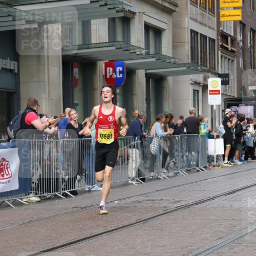 13.09.2026 - 21. swb-Marathon Bremen Strokosch-Dieckow http://msf.ph/oto/10282200 13.09.2026 10:30:14 Ziel 12458, 13576, 13603, 13522, 13561, 13569 meine-sportfotos.de
