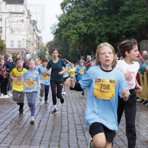 13.09.2026 - Kiel Lauf Yannick Fuchs http://msf.ph/oto/10282237 13.09.2026 08:56:10 Ziel 74, 76, 234, 669, 808, 1126, 1346, 1444, 1581, 2143, 2197, 2685, 3179, 3350, 3454, 5012, 5259, 5687, 5759, 6003, 6212, 6232, 6738, 7155, 7390, 7489, 8527, 9374, 9930, 9935, 10803, 11376, 11995, 12138, 12242, 12557, 277, 547, 645, 1150, 1160, 1249, 1310, 1712, 2453, 2711, 2998, 3253, 3358, 3409, 4122, 4545, 4682, 4755, 5289, 5297, 5547, 5781, 5876, 6290, 7748, 7929, 9033, 9302, 10227, 10271, 10818, 11439, 11657, 12712, 3750, 4023, 5545, 5823, 329 meine-sportfotos.de
