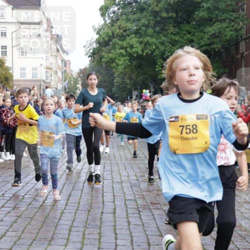 13.09.2026 - Kiel Lauf Yannick Fuchs http://msf.ph/oto/10282241 13.09.2026 08:56:11 Ziel 74, 76, 234, 669, 808, 1126, 1346, 1444, 1581, 2143, 2197, 2685, 3179, 3350, 3454, 5012, 5259, 5687, 5759, 6003, 6212, 6232, 6738, 7155, 7390, 7489, 8527, 9374, 9930, 9935, 10803, 11376, 11409, 11995, 12138, 12242, 277, 547, 645, 1150, 1160, 1249, 1310, 1712, 2453, 2711, 2998, 3253, 3358, 3409, 4122, 4545, 4682, 4755, 5289, 5297, 5547, 5781, 5876, 6290, 7748, 9033, 9302, 10227, 10271, 10818, 11439, 11657, 12712, 3750, 4023, 5545, 5823 meine-sportfotos.de