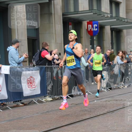13.09.2026 - 21. swb-Marathon Bremen Strokosch-Dieckow http://msf.ph/oto/10282245 13.09.2026 10:30:17 Ziel 12458, 13603, 13522, 13561, 13569, 13576 meine-sportfotos.de