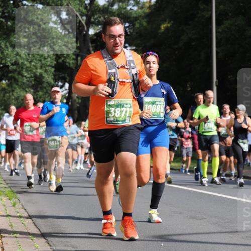 13.09.2026 - 21. swb-Marathon Bremen TobiasT http://msf.ph/oto/10282259 13.09.2026 12:00:37 Laufen 8914, 10088, 3871, 21 meine-sportfotos.de