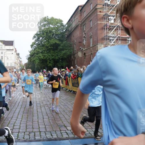 13.09.2026 - Kiel Lauf Yannick Fuchs http://msf.ph/oto/10282277 13.09.2026 08:56:13 Ziel 74, 76, 669, 808, 1126, 1346, 1444, 2143, 2197, 2497, 2640, 2685, 3179, 3350, 4165, 5012, 5687, 5759, 5823, 6003, 6212, 6232, 6275, 6591, 6738, 7155, 7390, 7489, 7726, 7769, 8056, 8259, 8544, 8917, 9374, 10803, 11310, 11409, 11995, 12138, 12242, 74, 234, 277, 547, 645, 808, 1150, 1160, 1249, 1310, 1581, 1712, 2453, 2711, 2998, 3253, 3358, 3409, 3454, 4545, 4682, 4755, 5259, 5289, 5297, 5547, 5781, 5876, 6290, 7748, 9033, 9302, 10227, 10271, 10818, 11439, 3750, 4023, 5545 meine-sportfotos.de