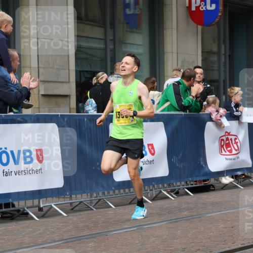 13.09.2026 - 21. swb-Marathon Bremen Strokosch-Dieckow http://msf.ph/oto/10282280 13.09.2026 10:30:19 Ziel 12458, 13603, 13522, 13561, 13569, 13576 meine-sportfotos.de