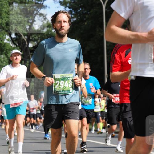 13.09.2026 - 21. swb-Marathon Bremen TobiasT http://msf.ph/oto/10282282 13.09.2026 12:00:45 Laufen 2948, 21, 3895, 396 meine-sportfotos.de