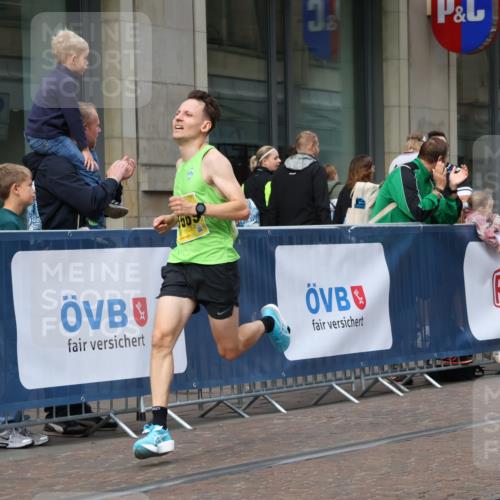 13.09.2026 - 21. swb-Marathon Bremen Strokosch-Dieckow http://msf.ph/oto/10282287 13.09.2026 10:30:19 Ziel 12458, 13603, 13522, 13561, 13569, 13576 meine-sportfotos.de