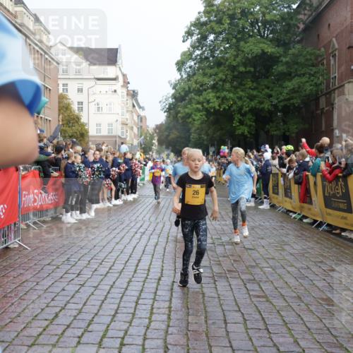 13.09.2026 - Kiel Lauf Yannick Fuchs http://msf.ph/oto/10282345 13.09.2026 08:56:17 Ziel 407, 669, 759, 1346, 2197, 2497, 2640, 2685, 3179, 3350, 3750, 4023, 4165, 5459, 5545, 5687, 5759, 5823, 6003, 6212, 6232, 6275, 6371, 6591, 6738, 7390, 7489, 7702, 7726, 7769, 8056, 8259, 8544, 8917, 9374, 9957, 10610, 10803, 11310, 11409, 12242, 74, 76, 234, 277, 547, 645, 808, 1126, 1150, 1160, 1249, 1310, 1444, 1581, 1712, 2143, 2197, 2711, 2998, 3253, 3358, 3409, 3454, 4545, 4682, 4755, 5012, 5259, 5289, 5297, 5547, 5781, 5876, 6290, 9033, 9302, 10818, 11439 meine-sportfotos.de