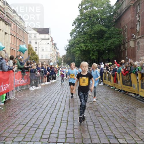 13.09.2026 - Kiel Lauf Yannick Fuchs http://msf.ph/oto/10282353 13.09.2026 08:56:17 Ziel 407, 669, 759, 1346, 2197, 2497, 2640, 2685, 3179, 3350, 3750, 4023, 4165, 5459, 5545, 5687, 5759, 5823, 6003, 6212, 6232, 6275, 6371, 6591, 6738, 7390, 7489, 7702, 7726, 7769, 8056, 8259, 8544, 8917, 9374, 9957, 10610, 10803, 11310, 11409, 12242, 74, 76, 234, 277, 547, 645, 808, 1126, 1150, 1160, 1249, 1310, 1444, 1581, 1712, 2143, 2197, 2711, 2998, 3253, 3358, 3409, 3454, 4545, 4682, 4755, 5012, 5259, 5289, 5297, 5547, 5781, 5876, 6290, 9033, 9302, 10818, 11439 meine-sportfotos.de
