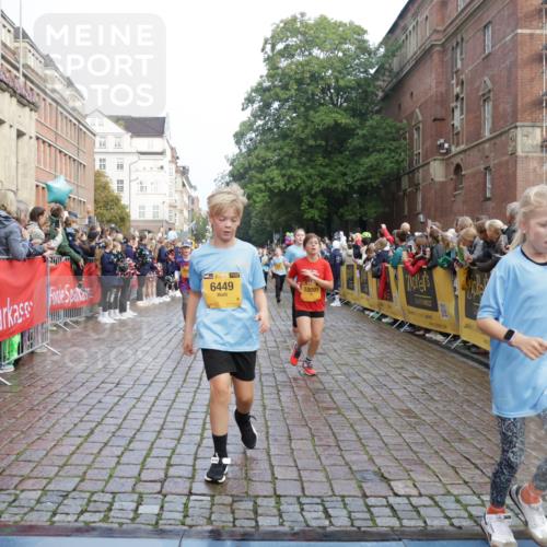 13.09.2026 - Kiel Lauf Yannick Fuchs http://msf.ph/oto/10282377 13.09.2026 08:56:19 Ziel 407, 470, 669, 759, 1009, 1346, 2173, 2497, 2640, 2685, 2719, 3179, 3350, 3750, 4023, 4165, 4602, 5459, 5545, 5687, 5759, 5823, 6003, 6212, 6275, 6371, 6591, 7390, 7489, 7702, 7726, 7769, 8056, 8259, 8544, 8784, 8917, 9374, 9957, 10610, 10803, 11310, 11409, 12242, 74, 76, 234, 277, 547, 645, 808, 1126, 1160, 1249, 1310, 1444, 1581, 1712, 2143, 2197, 2711, 3179, 3253, 3358, 3409, 3454, 4545, 4682, 4755, 5012, 5259, 5289, 5297, 5547, 5781, 5876, 6232, 6290, 10818 meine-sportfotos.de