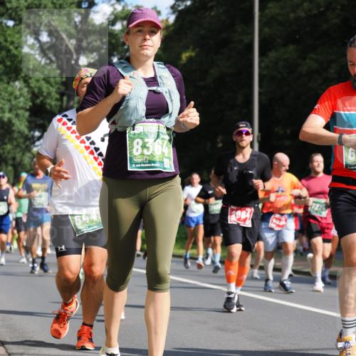 13.09.2026 - 21. swb-Marathon Bremen TobiasT http://msf.ph/oto/10282378 13.09.2026 12:01:10 Laufen 1, 644, 8364, 21, 2064 meine-sportfotos.de