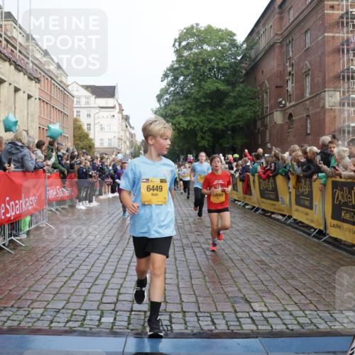 13.09.2026 - Kiel Lauf Yannick Fuchs http://msf.ph/oto/10282384 13.09.2026 08:56:19 Ziel 407, 470, 669, 759, 1009, 1346, 2173, 2497, 2640, 2685, 2719, 3179, 3350, 3750, 4023, 4165, 4602, 5459, 5545, 5687, 5759, 5823, 6003, 6212, 6275, 6371, 6591, 7390, 7489, 7702, 7726, 7769, 8056, 8259, 8544, 8784, 8917, 9374, 9957, 10610, 10803, 11310, 11409, 12242, 74, 76, 234, 277, 547, 645, 808, 1126, 1160, 1249, 1310, 1444, 1581, 1712, 2143, 2197, 2711, 3179, 3253, 3358, 3409, 3454, 4545, 4682, 4755, 5012, 5259, 5289, 5297, 5547, 5781, 5876, 6232, 6290, 10818 meine-sportfotos.de