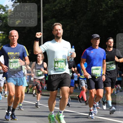 13.09.2026 - 21. swb-Marathon Bremen TobiasT http://msf.ph/oto/10282390 13.09.2026 12:01:14 Laufen 1001, 7067, 7789, 4575, 5610, 2, 26, 8790, 2499 meine-sportfotos.de
