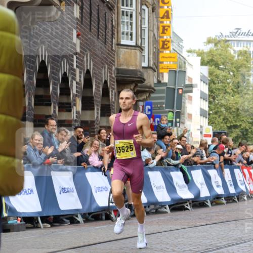 13.09.2026 - 21. swb-Marathon Bremen Strokosch-Dieckow http://msf.ph/oto/10282440 13.09.2026 10:26:45 Ziel 13525, 13502 meine-sportfotos.de