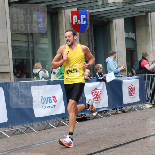 13.09.2026 - 21. swb-Marathon Bremen Strokosch-Dieckow http://msf.ph/oto/10282446 13.09.2026 10:30:51 Ziel 13571, 13572, 13602, 13630, 12458, 13537, 13554, 13603 meine-sportfotos.de