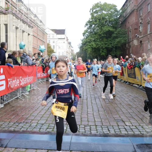 13.09.2026 - Kiel Lauf Yannick Fuchs http://msf.ph/oto/10282455 13.09.2026 08:56:24 Ziel 407, 470, 582, 758, 759, 1009, 2173, 2497, 2640, 2719, 3078, 3750, 4023, 4165, 4537, 4602, 5459, 5545, 5687, 5823, 6003, 6275, 6371, 6591, 7702, 7726, 7769, 7865, 7866, 8056, 8259, 8544, 8719, 8784, 8917, 9957, 10610, 11310, 11409, 11795, 74, 76, 234, 547, 645, 669, 808, 1126, 1249, 1346, 1444, 1581, 2143, 2197, 2685, 2711, 3179, 3350, 3358, 3409, 3454, 4755, 5012, 5259, 5289, 5297, 5547, 5687, 5759, 5781, 6003, 6212, 6232, 7390, 9374 meine-sportfotos.de