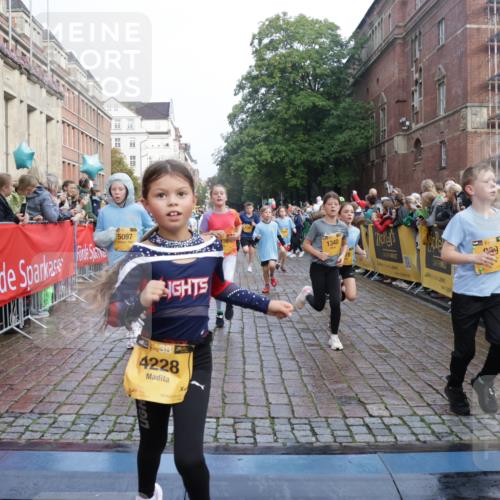 13.09.2026 - Kiel Lauf Yannick Fuchs http://msf.ph/oto/10282460 13.09.2026 08:56:24 Ziel 407, 470, 582, 758, 759, 1009, 2173, 2497, 2640, 2719, 3078, 3750, 4023, 4165, 4537, 4602, 5459, 5545, 5687, 5823, 6003, 6275, 6371, 6591, 7702, 7726, 7769, 7865, 7866, 8056, 8259, 8544, 8719, 8784, 8917, 9957, 10610, 11310, 11409, 11795, 74, 76, 234, 547, 645, 669, 808, 1126, 1249, 1346, 1444, 1581, 2143, 2197, 2685, 2711, 3179, 3350, 3358, 3409, 3454, 4755, 5012, 5259, 5289, 5297, 5547, 5687, 5759, 5781, 6003, 6212, 6232, 7390, 9374 meine-sportfotos.de