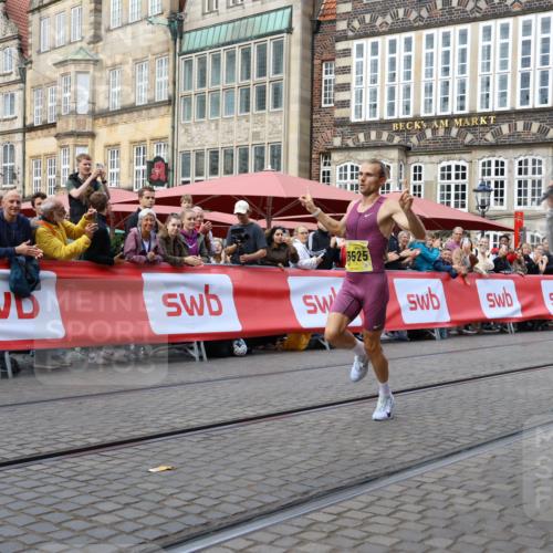13.09.2026 - 21. swb-Marathon Bremen Strokosch-Dieckow http://msf.ph/oto/10282462 13.09.2026 10:26:47 Ziel 13525, 13502 meine-sportfotos.de