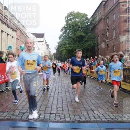 13.09.2026 - Kiel Lauf Yannick Fuchs http://msf.ph/oto/10282516 13.09.2026 08:56:27 Ziel 407, 470, 582, 758, 759, 1009, 1137, 1950, 2173, 2497, 2640, 2719, 3078, 3750, 4023, 4127, 4165, 4537, 4602, 4617, 5315, 5459, 5545, 5823, 6275, 6371, 6591, 7702, 7726, 7769, 7865, 7866, 8056, 8259, 8544, 8719, 8784, 8917, 9021, 9626, 9957, 10610, 10939, 11310, 11795, 12032, 74, 76, 234, 547, 669, 808, 1126, 1346, 1444, 1581, 2143, 2197, 2497, 2640, 2685, 2711, 3179, 3350, 3358, 3409, 3454, 4165, 4755, 5012, 5259, 5289, 5547, 5687, 5759, 5781, 6003, 6212, 6232, 7390, 9374 meine-sportfotos.de